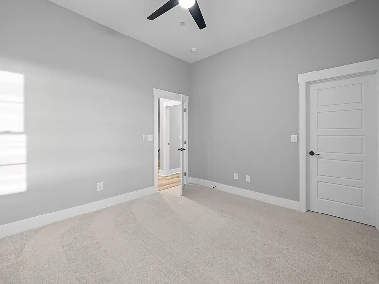 428 Centre St — Photo 17