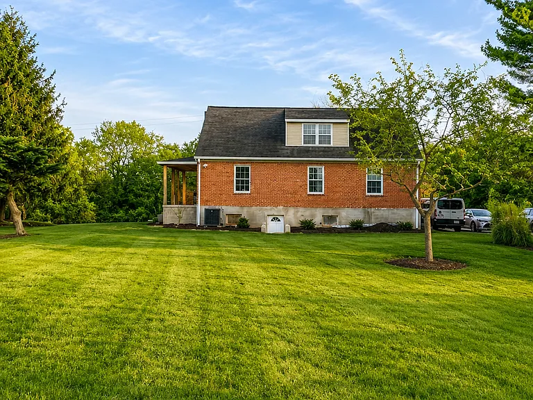 13770 Howard Rd — Photo 6