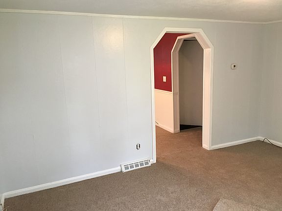 3rd image of 975 Idlewilde Ave