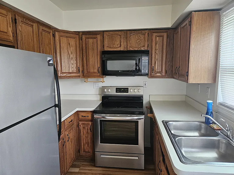 11562 Fowlerville Rd — Photo 3