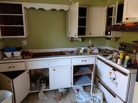5th image of 3209 Southbridge St