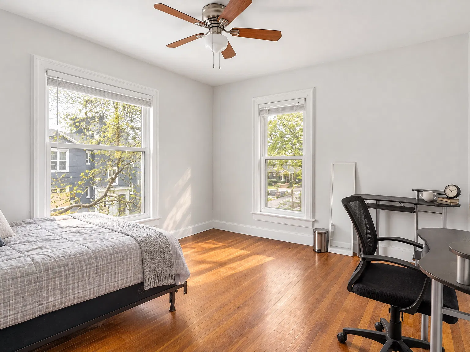 4 bed, 803 sqft, $2,400 — Photo 4