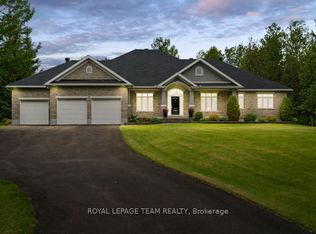 6152 Knights Dr, Ottawa, ON K4M 0A2