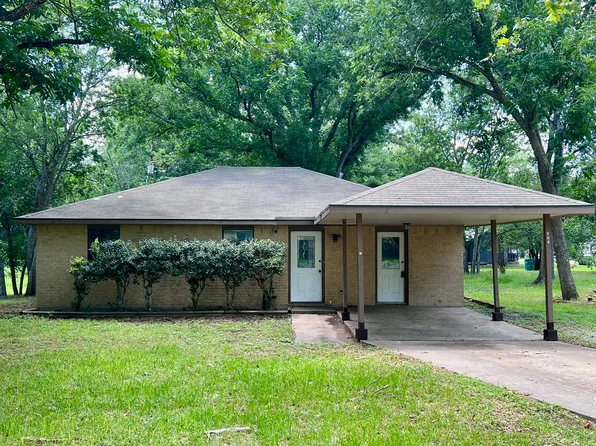 320 Harris St, Smithville, TX 78957