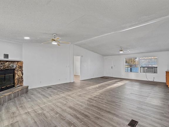 5th image of 303 N Cougar Ave