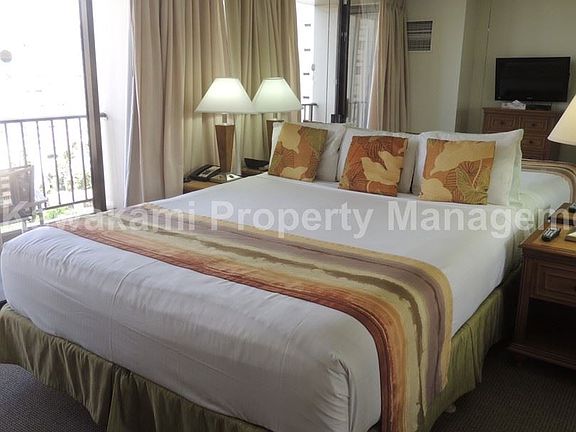 3rd image of 229 Paoakalani Ave #1803