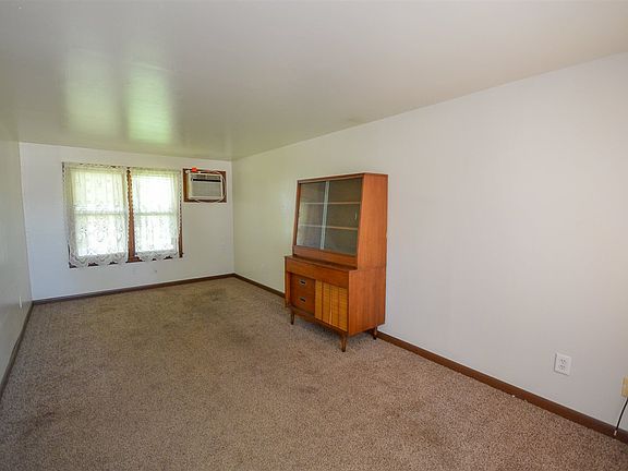 2nd image of 222 E 1st St
