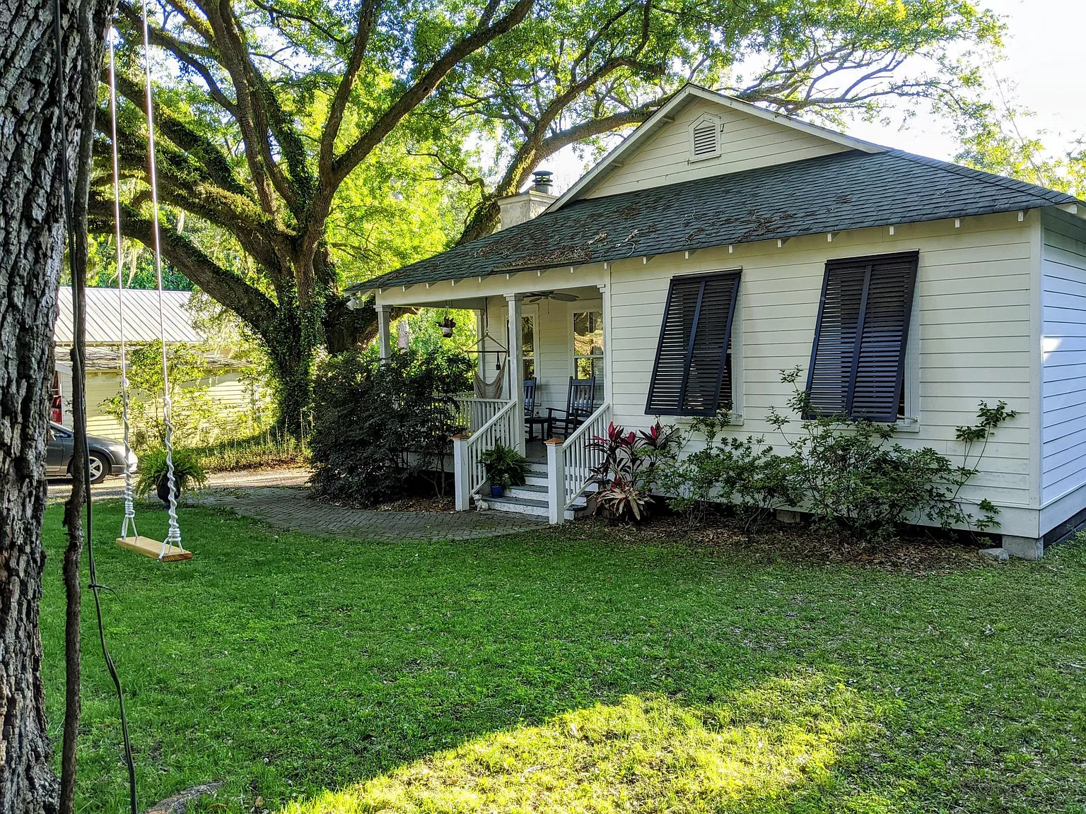 3 bed, 1428 sqft, $2,400 — Photo 1