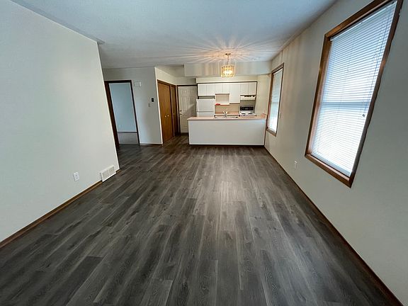 3rd image of 22 Clarence St #3