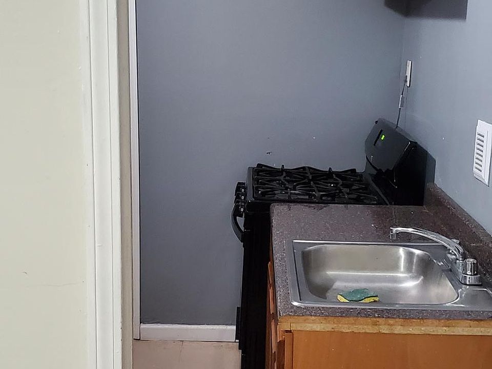 2nd image of 625 Union St Floor 1