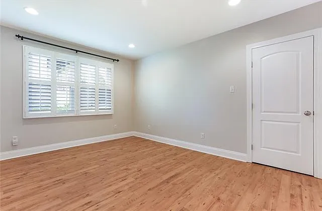 6818 Louis Xiv St — Photo 5