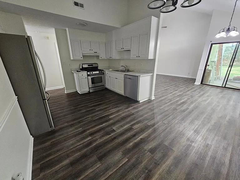 170 Kellie Ln — Photo 8