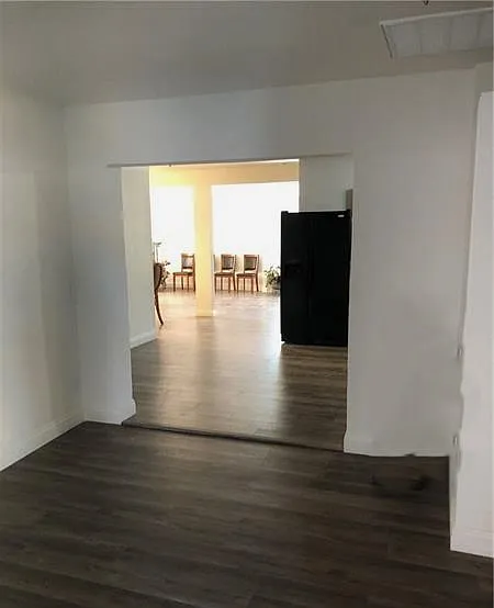1518 El Segundo Ave — Photo 9