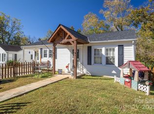416 Edgewood Dr, Lenoir, NC 28645