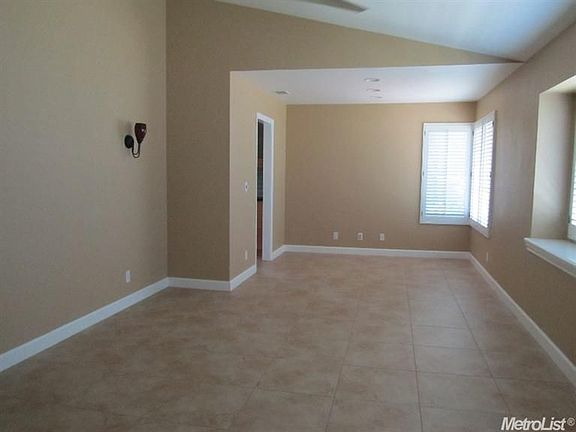 3rd image of 1617 Wyndham Way