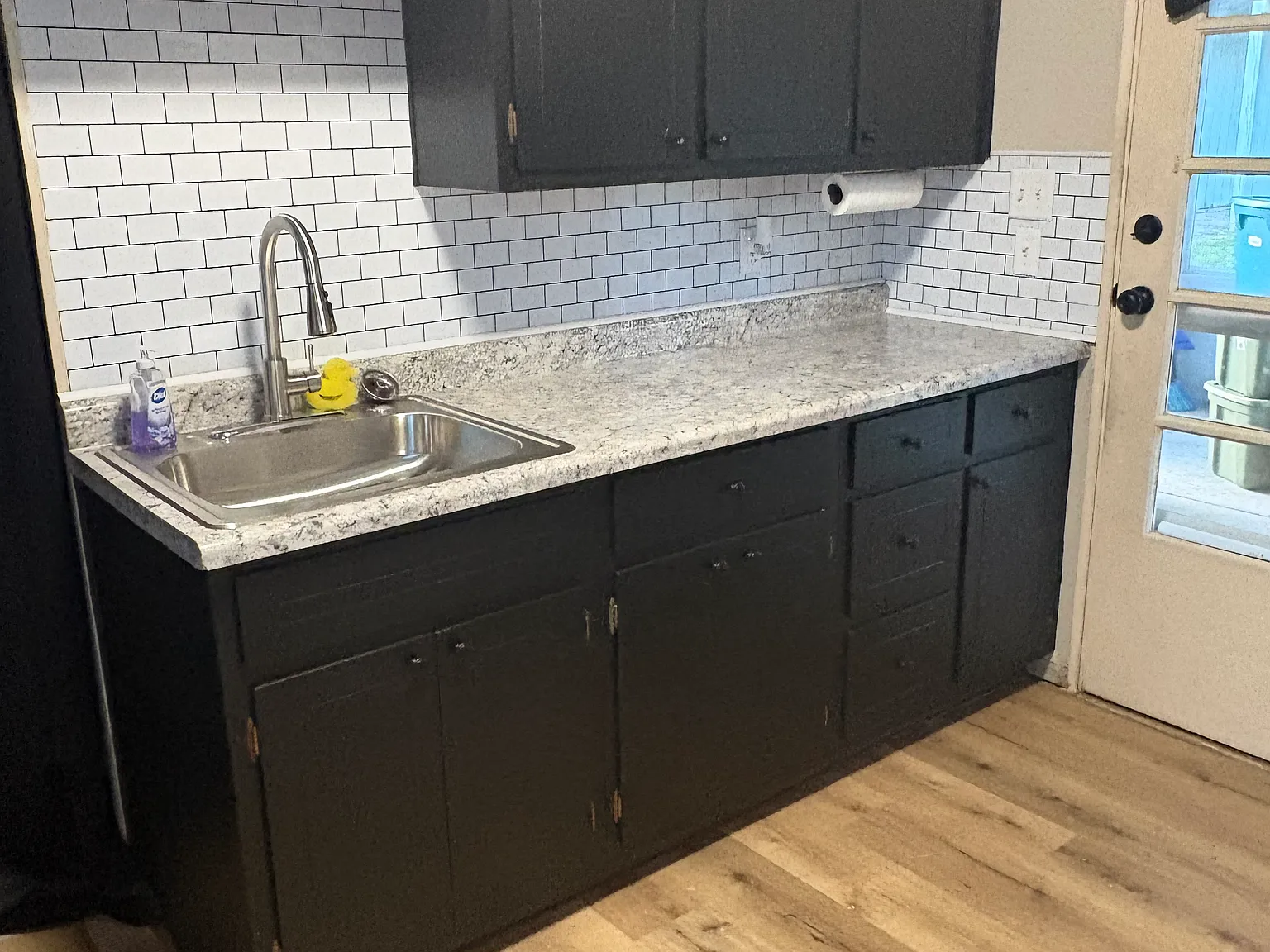 3 bed, 875 sqft, $1,200 — Photo 2