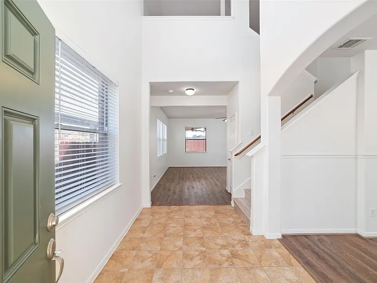 8914 Parlin Ridge Dr — Photo 6
