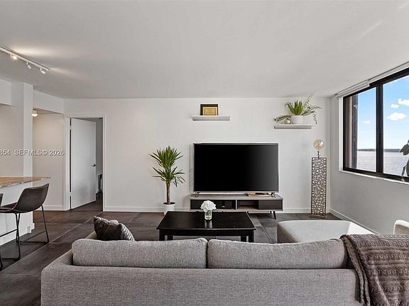 3rd image of 540 Brickell Key Dr APT 1519