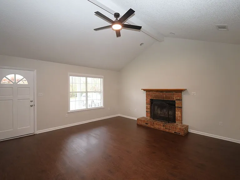 4007 Foxridge Ln — Photo 2