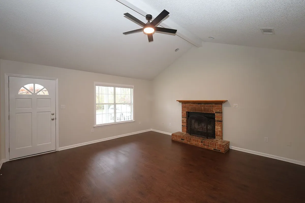 Building Photo - 4007 Foxridge Ln
