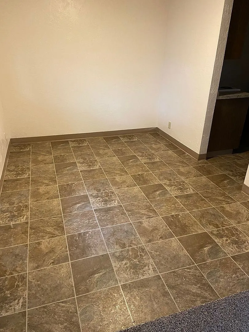 Springfield Duplex — Photo 3