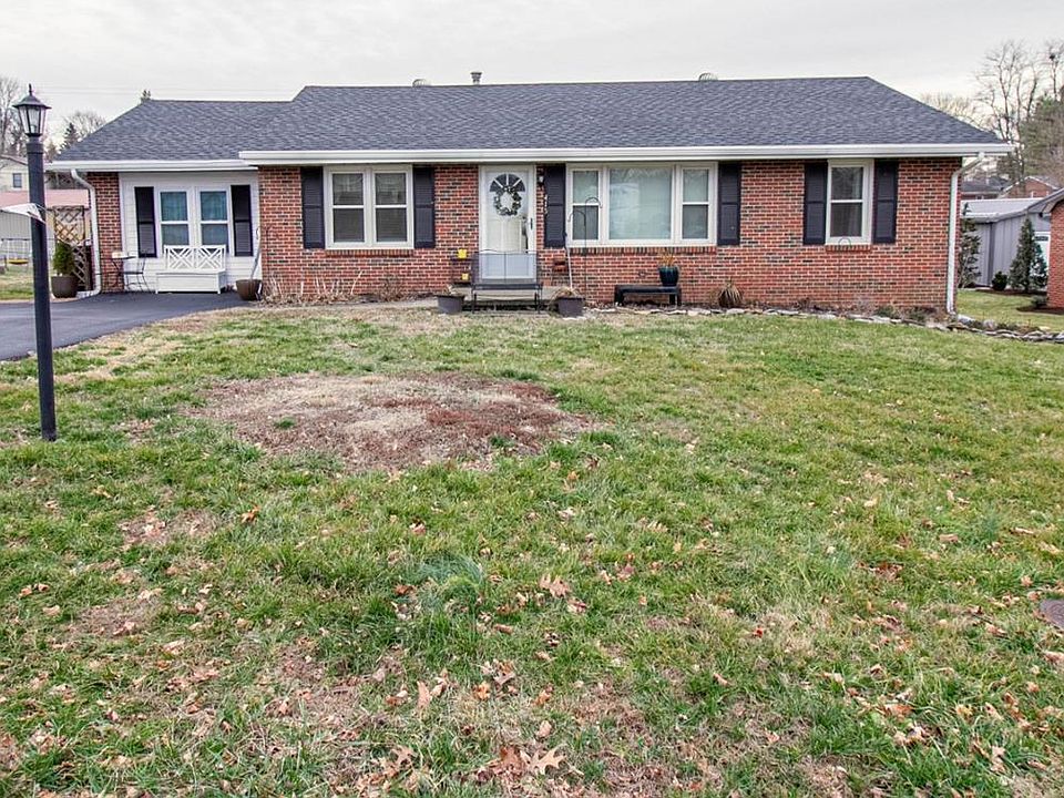 1st image of 415 Hume Dr