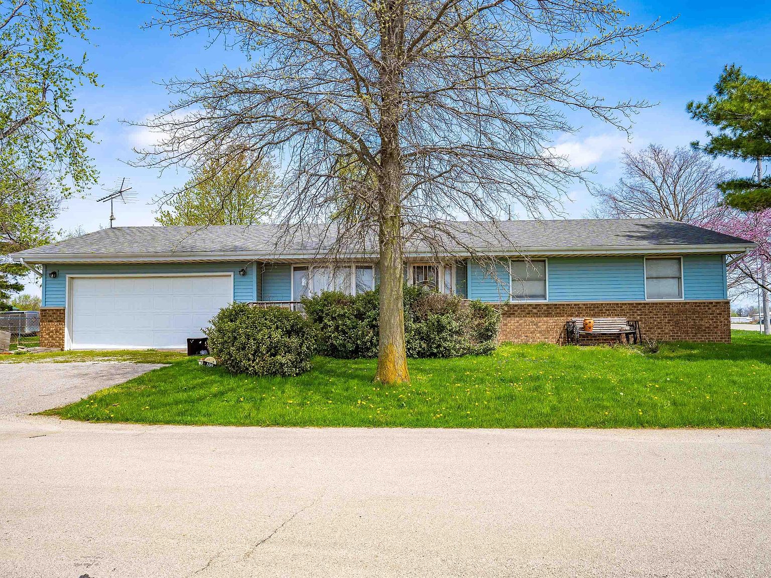 100 Hayes St, Deer Creek, IL 61733 Zillow