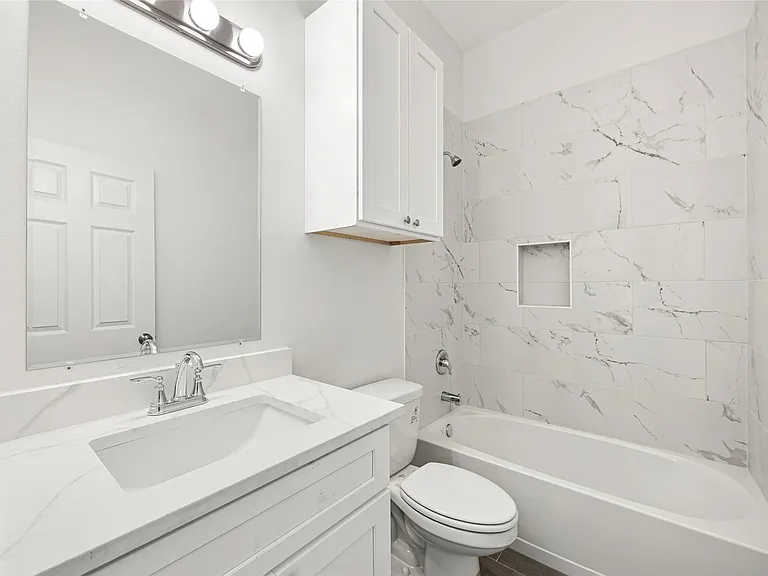 1550 A&b Lombardy St — Photo 10