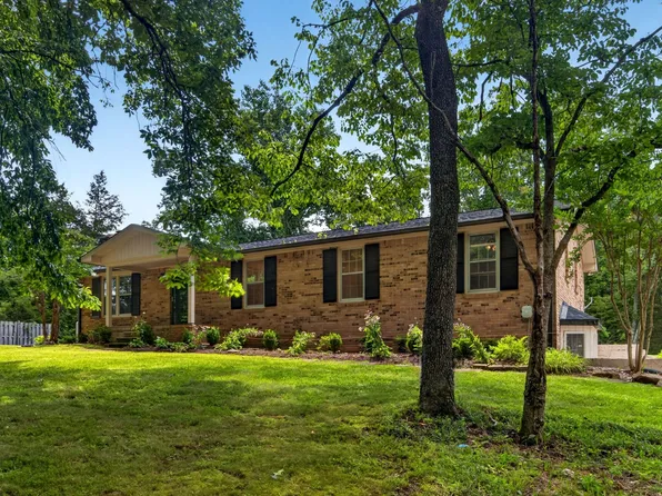 7311 Henry Dr, Fairview, TN 37062