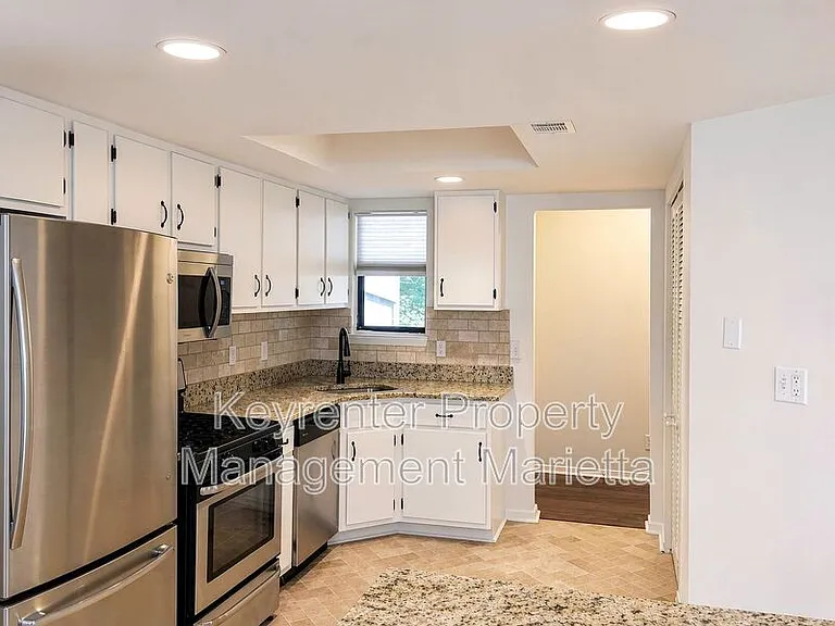 2190 Palmyra Dr — Photo 7
