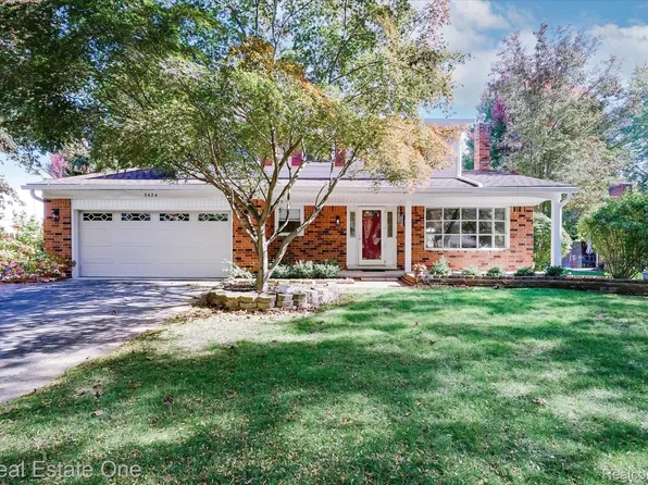 5424 Patterson Dr, Troy, MI 48085