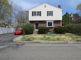 8 River St, Newton, MA 02465