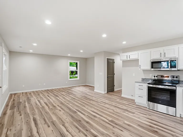 1626 Howell St #101 — Photo 11