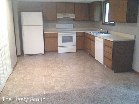4th image of 809 NE Ball Dr APT A