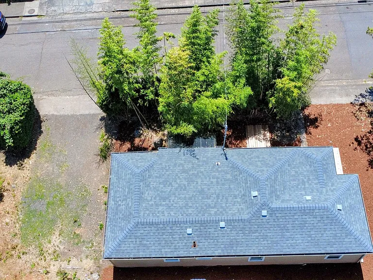25 E 32nd Ave — Photo 4