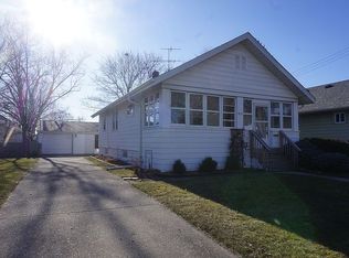 917 75th St, Kenosha, WI 53143