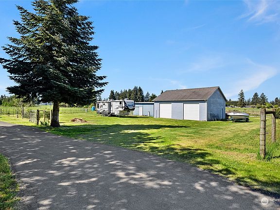 3rd image of 3741 163rd Avenue SW