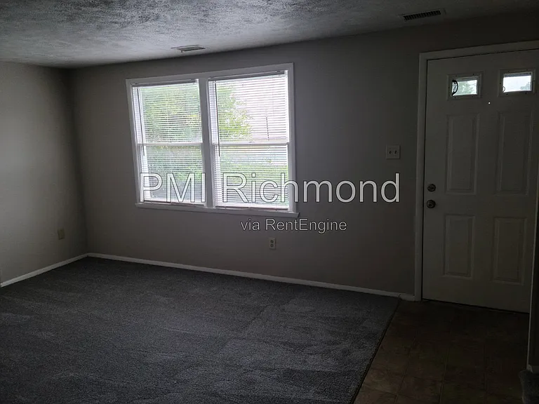 9623 Greenmeadow Cir — Photo 21
