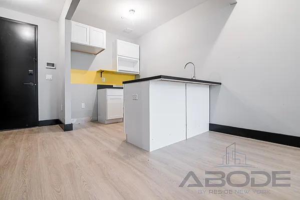 Rented by ABODE NYC LLC | media 9