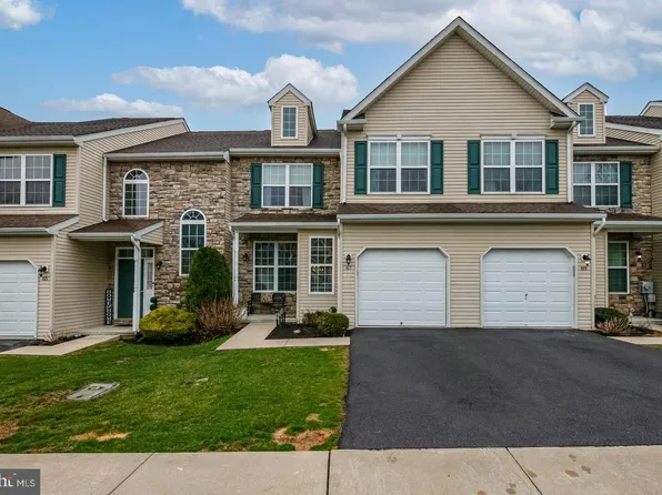 67 Emily Ct, Reading, PA 19606
