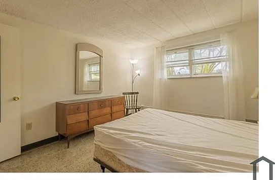 2441 Holmes St #11 — Photo 5