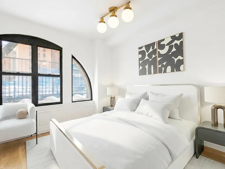 90 Nassau St #5 — Photo 4