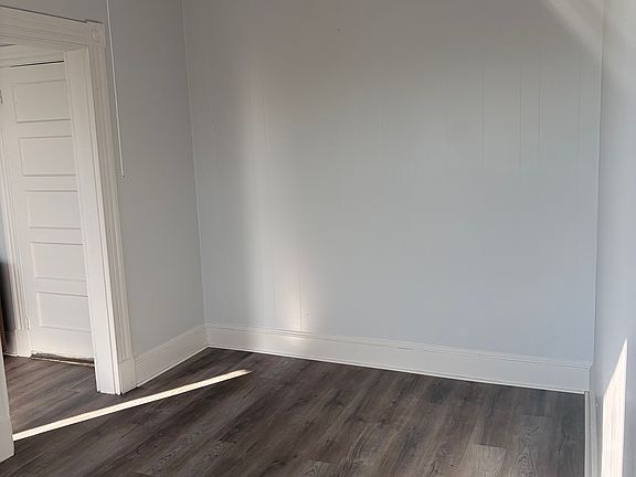 3rd image of 75 Pinehurst Ave APT 2E