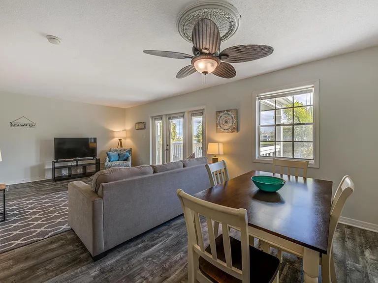122 Pompano Dr SE — Photo 8