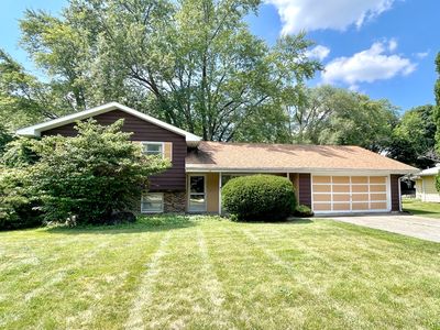 1900 Charles Ln, Aurora, IL, 60505