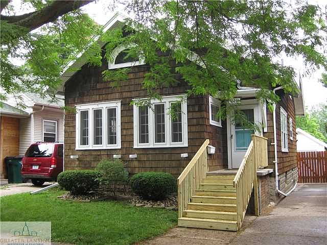 1st image of 216 N Foster Ave
