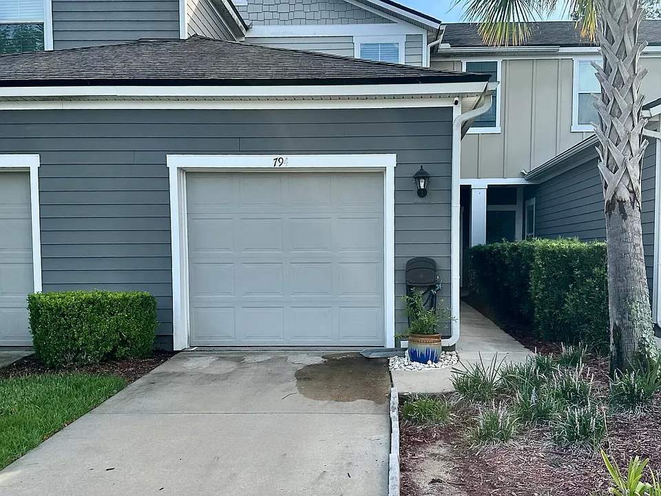 794 Servia Dr