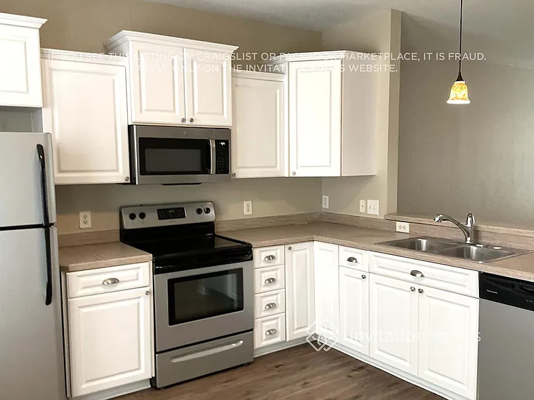 402 Shaddock St — Photo 4