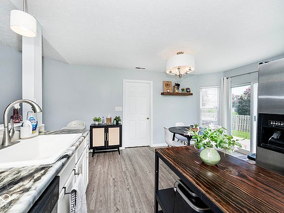 4th image of 1275 Constitution Dr