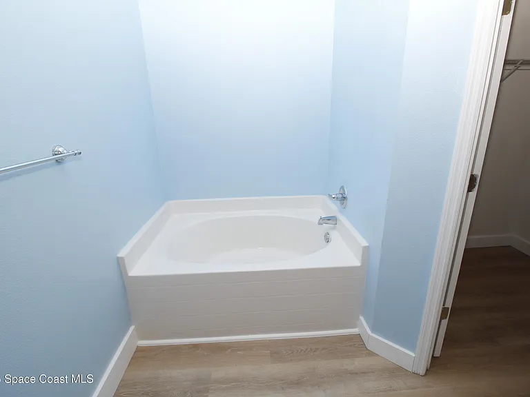 2440 Bridgeport Cir — Photo 15